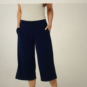 Liquid Knit Pull-On Wide Leg Crop Pants